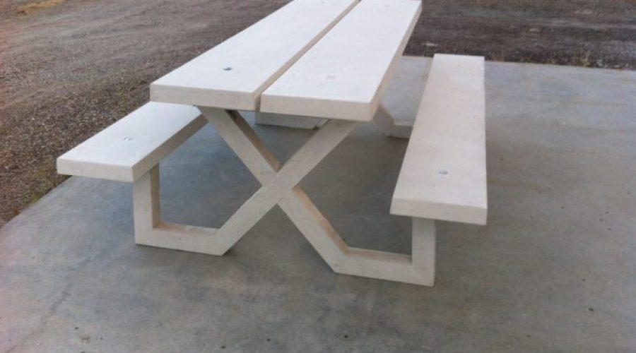 1342349041311_Mesas-picnic-blanco-003-696x520